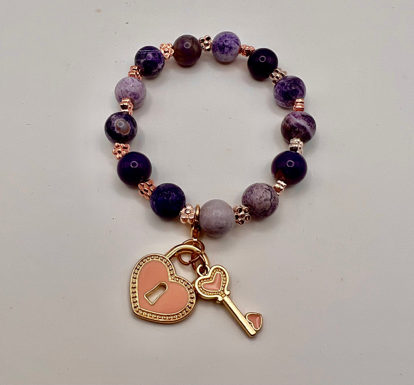 Michelle's Creatives Bracelet 6-1/2 in Purple Agate Beaded Stretch Bracelet with Lock and Key Charm PRP-AGATE-LOCK-KEY-6.5