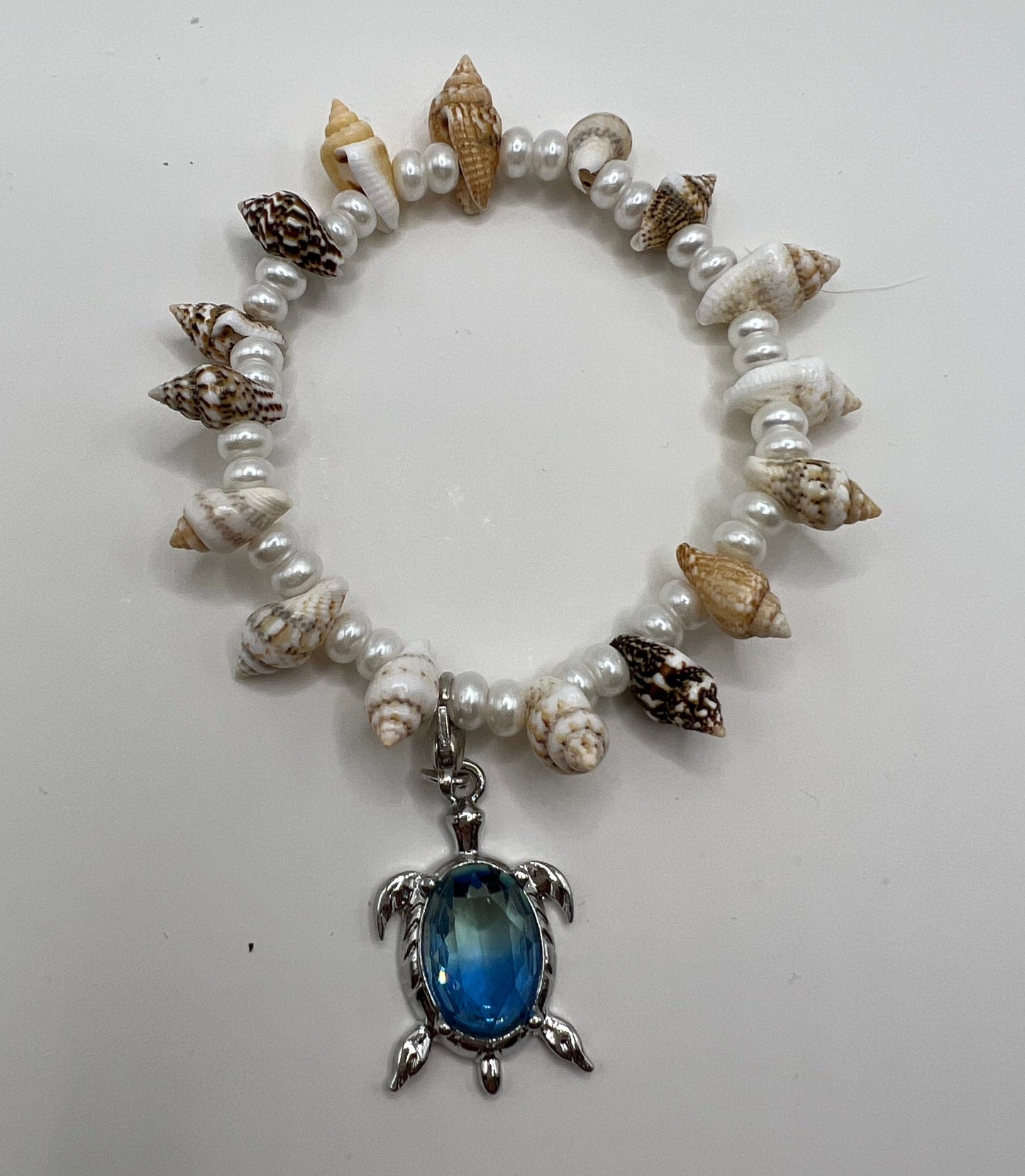Michelle's Creatives Bracelet 6.5 in Let's get beachy Sea Shell and pearl stretch bracelet BEACH-TURT-6.5